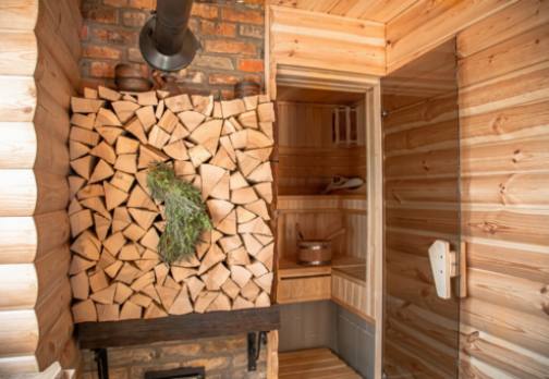 Aromatherapie in houtgestookte sauna's: essentiële oliën en kruiden